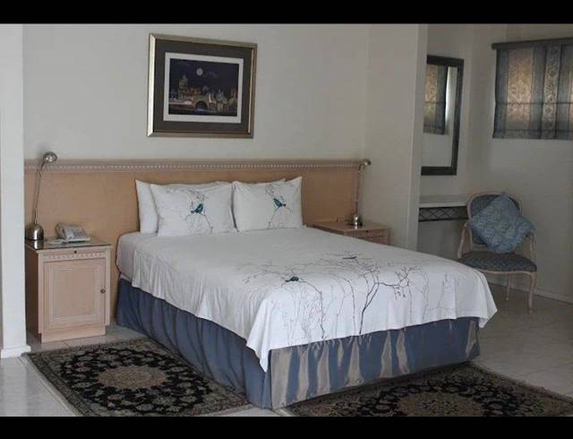 16 BEDROOM HOUSE FOR SALE IN NIEUW MUCKLENEUK